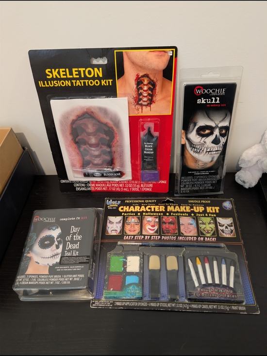 WOLF Other - Skull & Skeleton Makeup Kit Bundle - Halloween - Woochie & Wolf